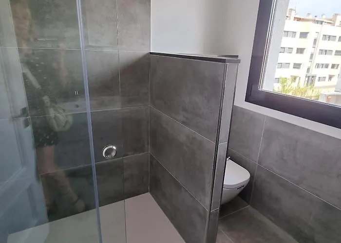 Sophie Alt Standing, Frente Al Club Nautico Villa *