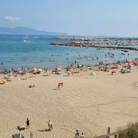 别墅 Sophie Alt Standing, Frente Al Club Nautico
